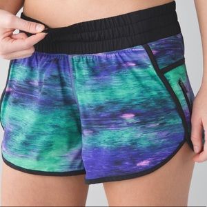 Lululemon Tracker Short Size 8 Rio Nights